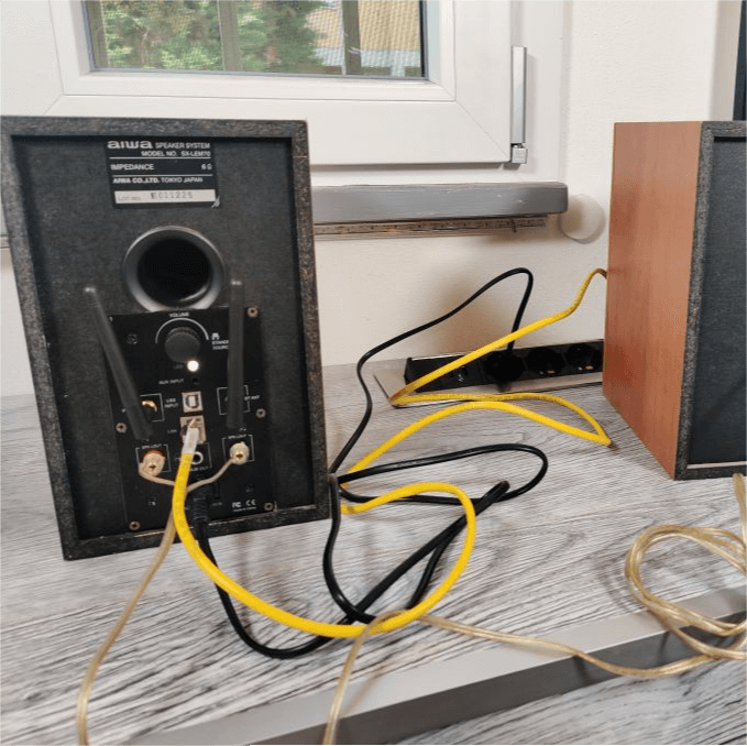 wireless stereo speaker
